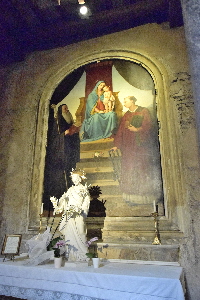 Piazza_in_Piscinula-Chiesa_di_S_Benedetto-Altare laterale