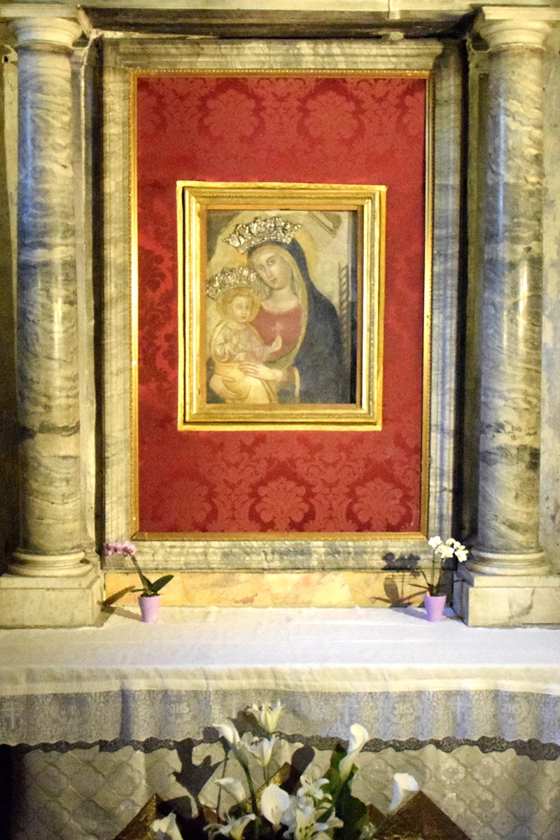 Piazza_in_Piscinula-Chiesa_di_S_Benedetto-Madonna_Lauretana