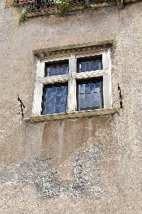 Piazza_in_Piscinula-Palazzo_Mattei_al_n_10-Finestra