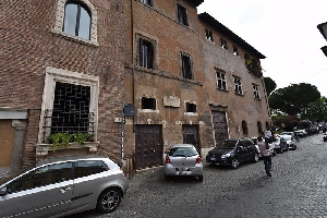 Piazza_in_Piscinula-Palazzo_Mattei_al_n_10 (4)