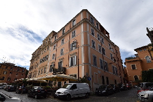 Piazza_in_Piscinula-Palazzo_al_n_54