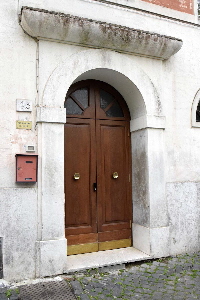 Via_dei_Riari-Palazzo_al_n_43-portone_01
