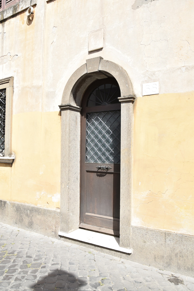 Via_dei_Riari-Palazzo_al_n_68-Portone