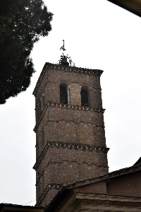 Via_della_Paglia-Campanile_S_Maria_in_Trastevere