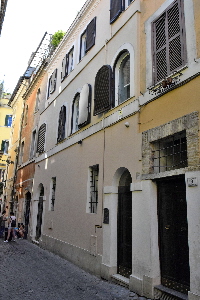 Vicolo_dei_Renzi-Palazzo_al_n_8_01