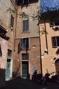 Vicolo_del_Piede-Palazzo_al_n_20A