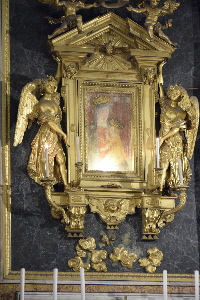 Piazza_della_Scala-Chiesa_di_S_Maria_della_Scala-Cappella_della_Madonna_della_Scala (2)