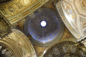 Piazza_della_Scala-Chiesa_di_S_Maria_della_Scala-Cupola