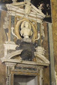 Piazza_della_Scala-Chiesa_di_S_Maria_della_Scala-Lapide_di_Livia_Primi-1662