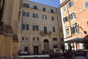 Piazza_di_S_Apollonia-Palazzo_al_n_3