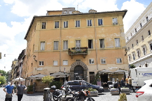 Piazza_di_S_Callisto-Palazzo_al_n_13 (2)