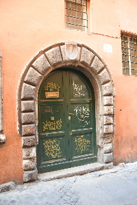 Via della Scala-Palazzo_al_n_26-Portone