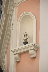 Vicolo_della_Scala-Palazzo_al_n_10-Edicola