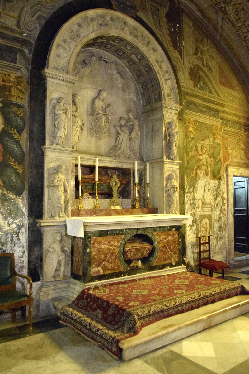 Piazza_di_S_Cosimato-Chiesa_omonima-cap-S_Severa-Altare (24)