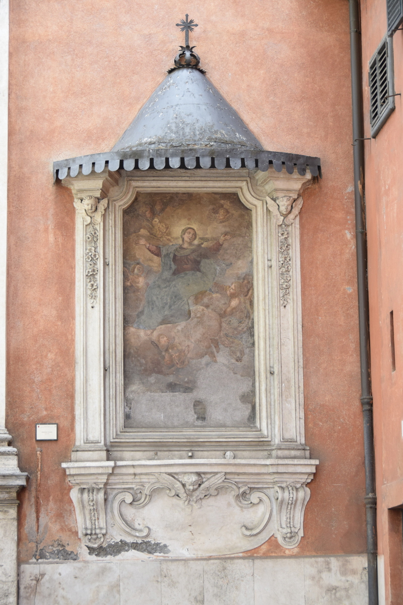 Piazza_di_S_Egidio-Chiesa_omonima-Edicola (2)