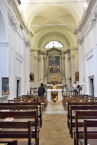 Piazza_di_S_Egidio-Chiesa_omonima-Navata_centrale