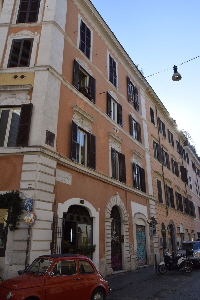 Va_di_S_Francesco_a_Ripa-Palazzo_al_n_2