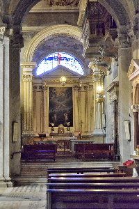 Viale_Trastevere-Chiesa_di_S_Crisogono-Altare_navata_destra