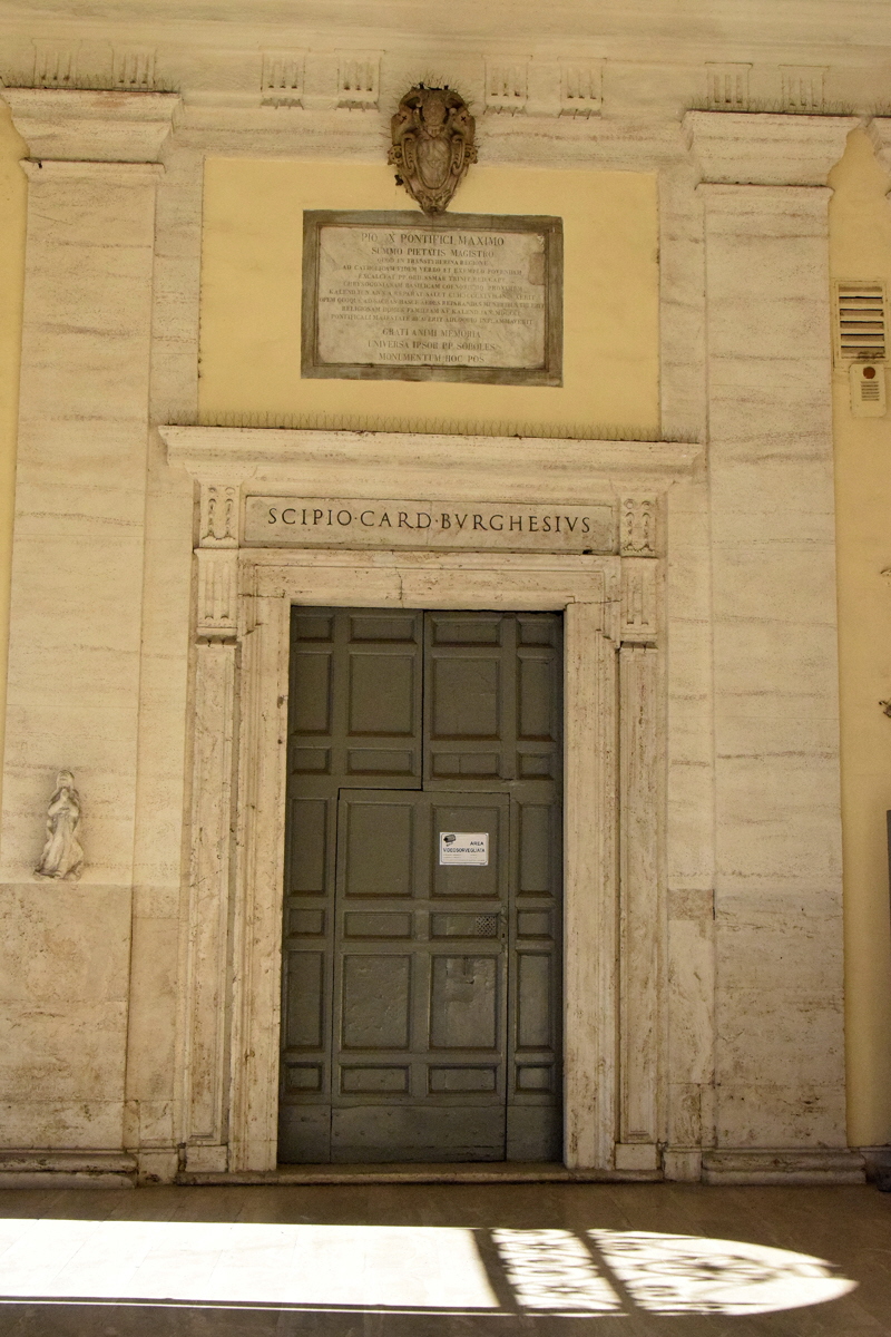 Viale_Trastevere-Chiesa_di_S_Crisogono-Pronao