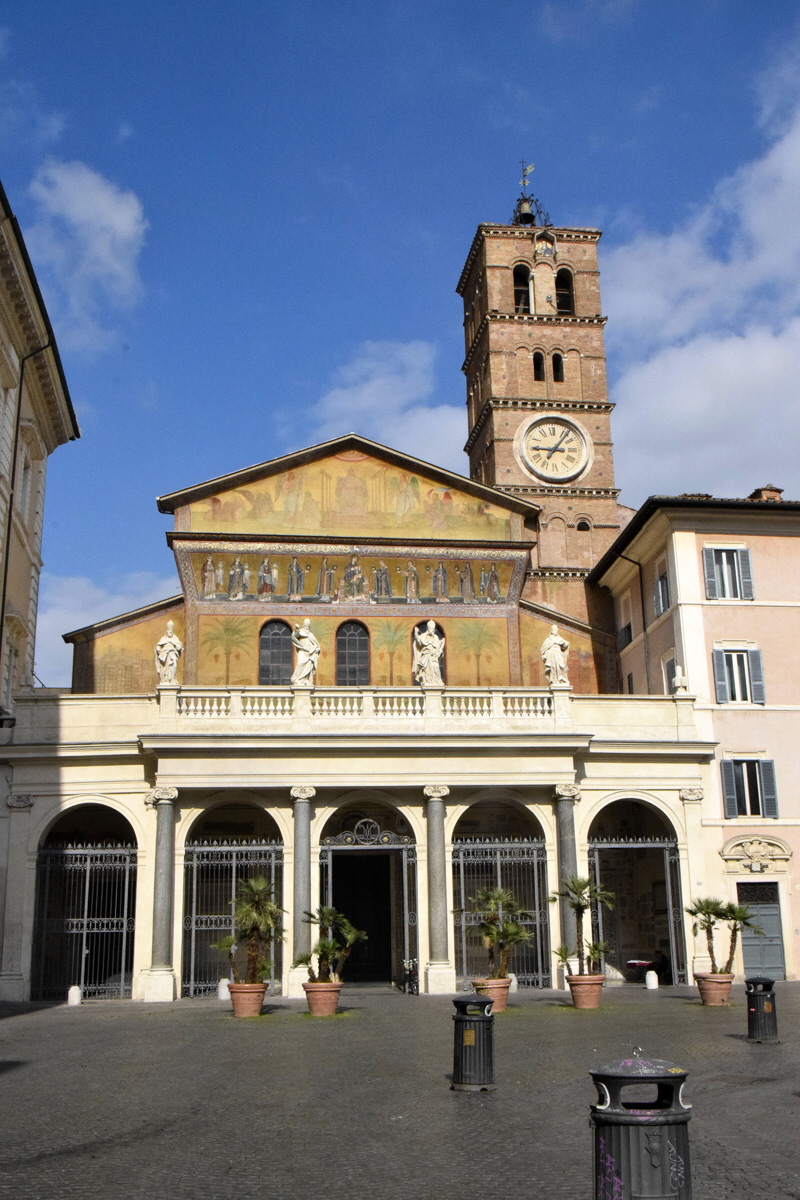 Piazza_di_S.Maria_in_Trastevere-Basilica_omonima (3)