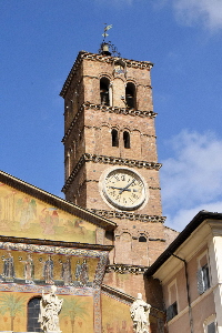 Piazza_di_S.Maria_in_Trastevere-Basilica_omonima-Campanile