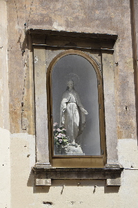 Piazza_di_S_Giovanni_della_Malva-Chiesa_omonima-Edicola