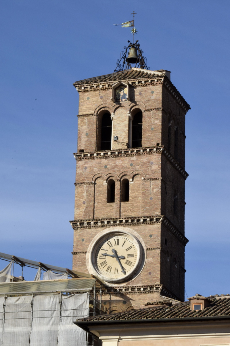 Piazza_di_S_Maria_in_Trastevere-Basilica_omonima-Campnile