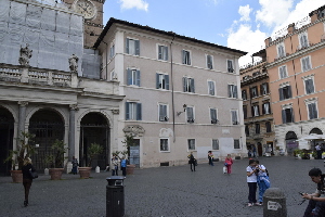 Piazza_di_S_Maria_in_Trastevere-Canonica_di_S_Maria_in_Trastevere