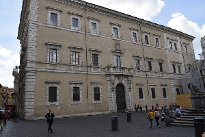 Piazza_di_S_Maria_in_Trastevere-Palazzo_di_S_Callisto