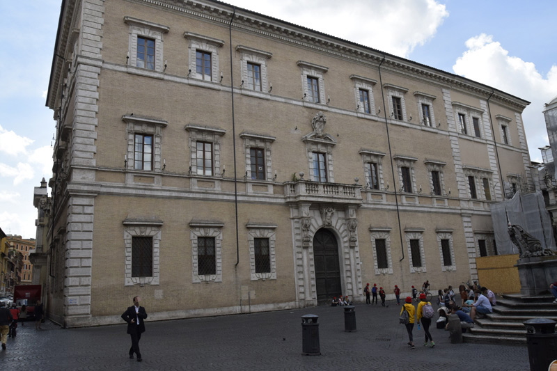 Piazza_di_S_Maria_in_Trastevere-Palazzo_di_S_Callisto