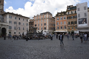 Piazza_di_S_Maria_in_Trastevere