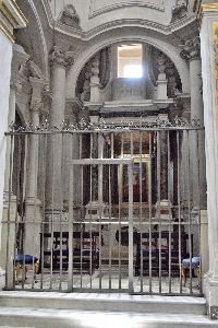 Piazza_di_S_Maria_in_trastevere-Basilica_omonima-Cappella_di_S_Giacomo (2)