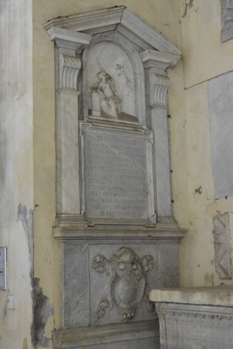 Piazza_di_S_Maria_in_trastevere-Basilica_omonima-Lapide_di_Fabio_Taurinetti-1585
