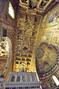 Piazza_di_S_Maria_in_trastevere-Basilica_omonima-Transetto-Soffitto