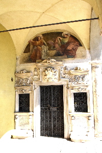 Piazza_di_S_Onofrio-Chiesa_omonima-Portico (7)