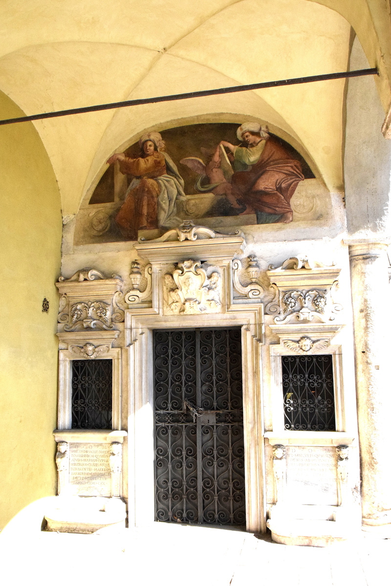 Piazza_di_S_Onofrio-Chiesa_omonima-Portico (7)