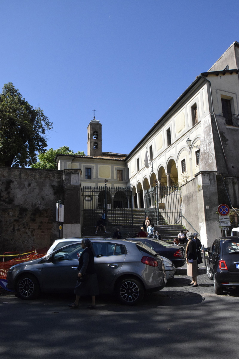 Piazza_di_S_Onofrio-Chiesa_omonima (3)