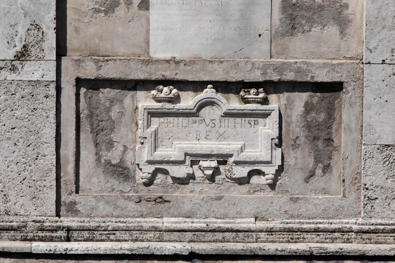Piazza_di_S_Pietro_in_Montorio-Lapide_Filippo_III-XVII_sec