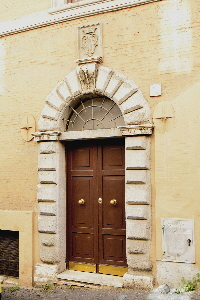Salita_di_S_Onofrio-Palazzo_al_n_12-Portone