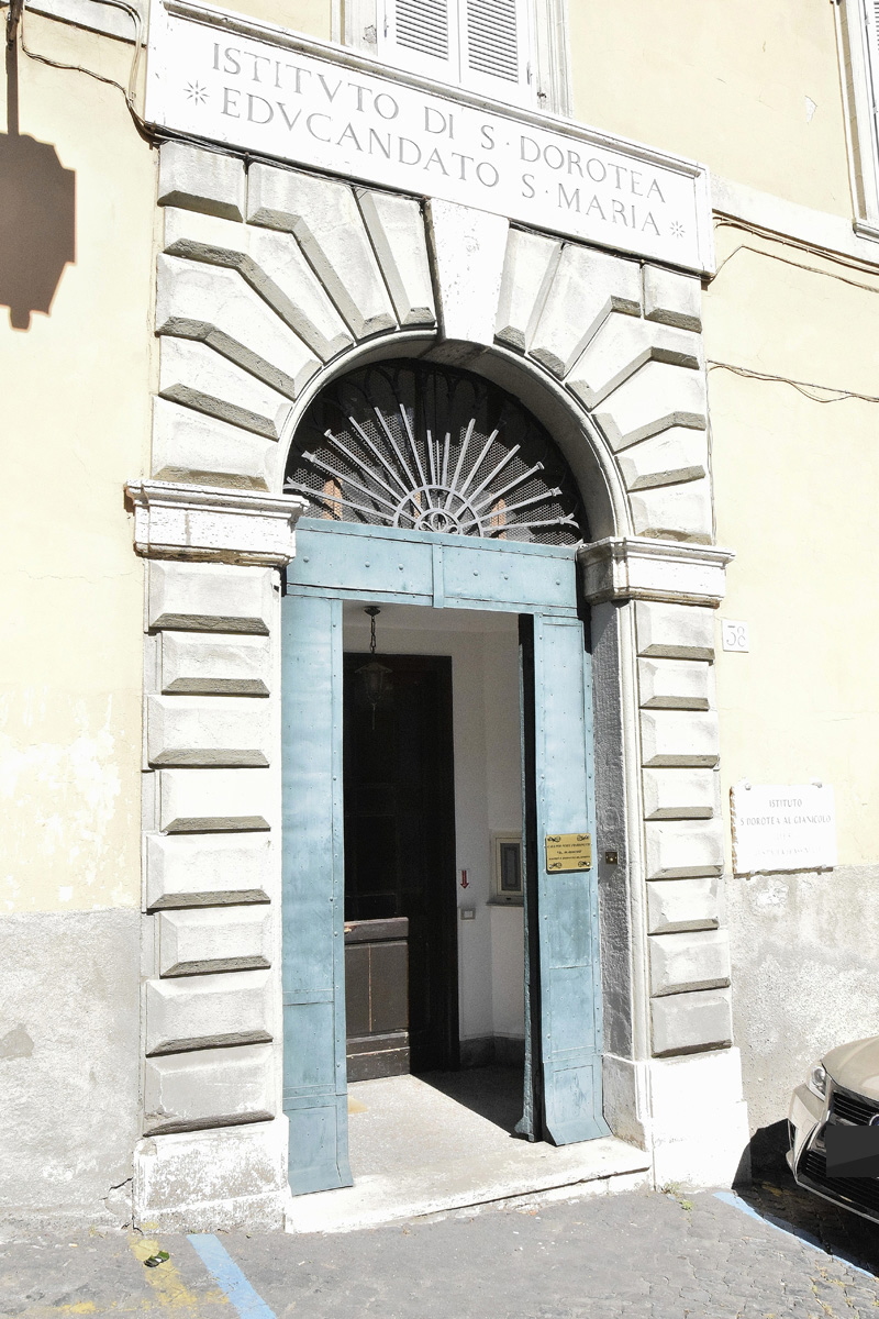 Salita_di_S_Onofrio-Palazzo_al_n_38-Portone