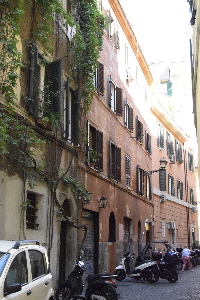 Vicolo_di_S_Margherita-Palazzo_al_n_2 (2)