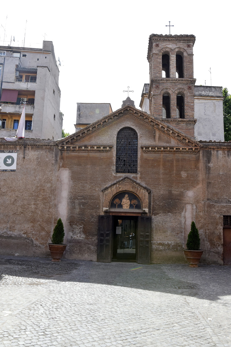 Vicolo_di_S_Maria_in_Cappella-Chiesa_omonima