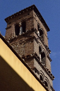 Vicolo_di_S_Ruffina-Campanile_Chiesa_omonima