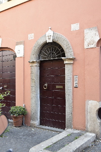 Via_dei_Vascellari-Palazzo_al_n_23-Portone