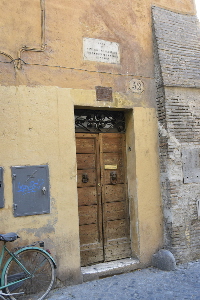 Via_dei_Vascellari-Palazzo_al_n_52-Portone