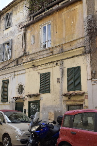 Vicolo_di_S_Francesco_di_Sales-Palazzo_al_n_49