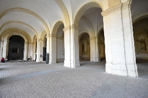 via_Quattro_Fontane-Palazzo_Barberini-Atrio