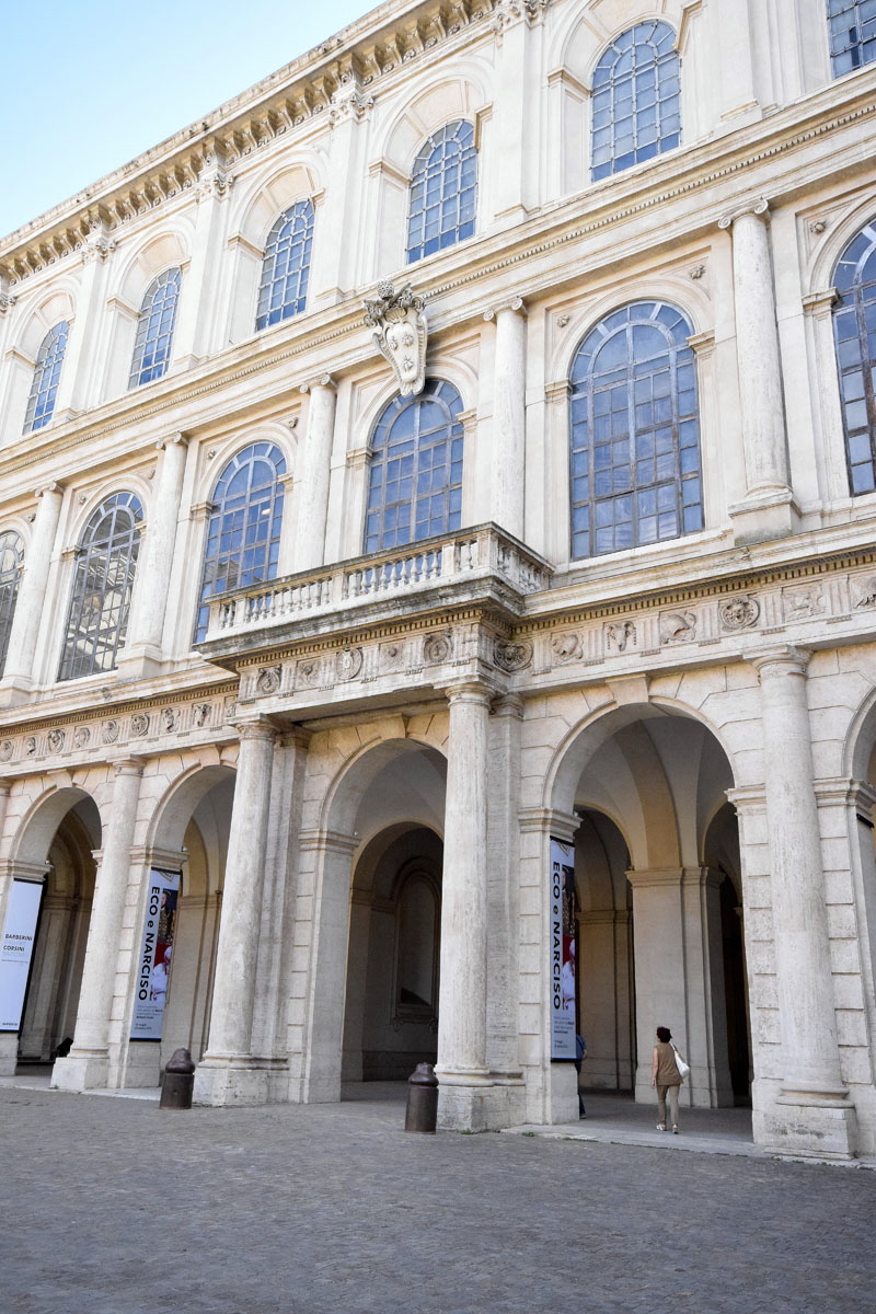 via_Quattro_Fontane-Palazzo_Barberini-ingresso