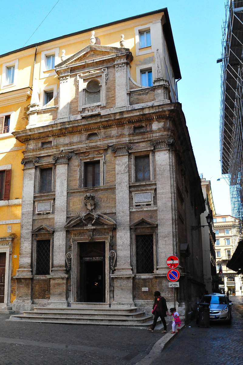 Piazza_dei_Crociferi-Chiesa_di_S_Maria_in_Trivio