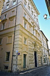 Via_dei_Crociferi-Palazzo_al_n_23_01